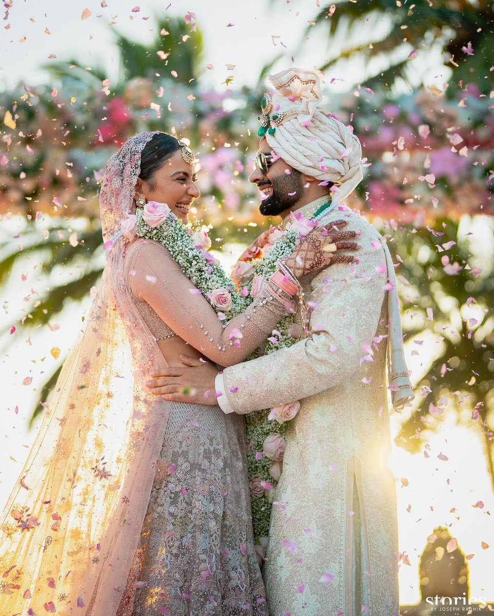 #NGK & #Ayalaan Fame Actress #RakulPreetSingh & #BellBottom - #Ganapath Producer #JackkyBhagnani Got Married TODAY At GOA🤍🫶🏾