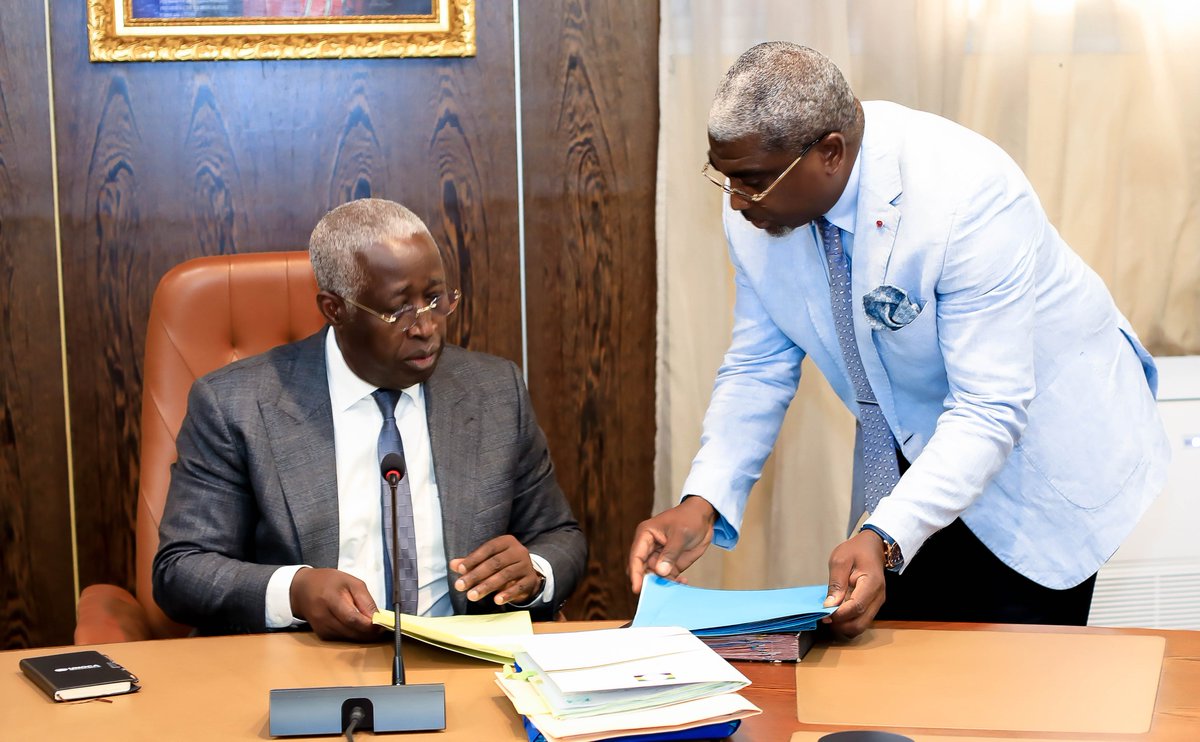 PrimatureGA's tweet photo. Le Premier Ministre de la Transition, Raymond Ndong Sima, a présidé ce Mercredi 21 février 2024 un conseil interministériel. https://t.co/3JB1UsaDge