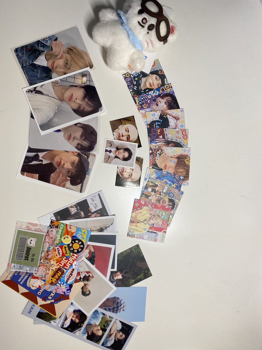 Zoeyy71524311's tweet photo. thank you @pretty_ravn 💖💖 pcs and jiniret are in good condition https://t.co/MzpXFaHuHb