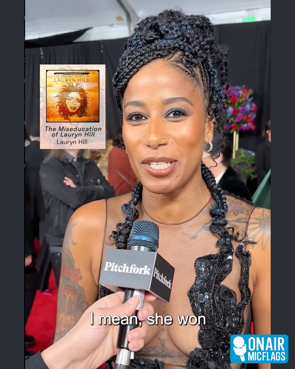 onairmicflags's tweet photo. Looking gorgeous at the Grammys. 🎤
Thank you @pitchfork @condenast for ordering your mic flags from https://t.co/5Qc2tQEOtM

#onairmicflags #pitchfork #condnast #grammys #ajamonet #laurynhill #onair #mic #micflag #entertainment #broadcast #music #radio #dressyourmic #podcast https://t.co/8uPQPOfgoS