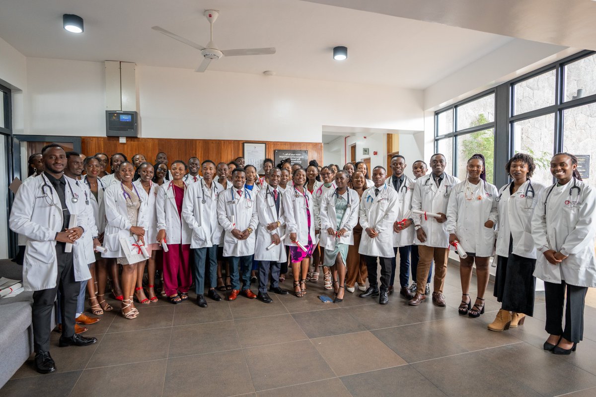 ughe_org's tweet image. In the words of our Chancellor, Dr. Jim Yong Kim, #UGHEMedLions MBBS/MGHD'28, "you are prepared for this next big step and we can't wait to cheer you on as you make this important transition to the exciting world of clinical medicine. Congratulations🎉." #UGHEWhiteCoat🥼🩺