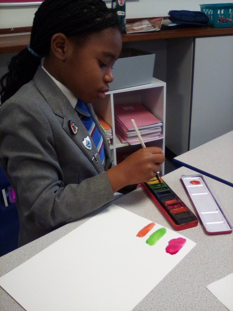 SgsYear4's tweet photo. Year 4 had an introduction to watercolour today, exploring different effects and finishes 🖌 #SGSArtDep #SGSPrep https://t.co/UQ03f0ng95
