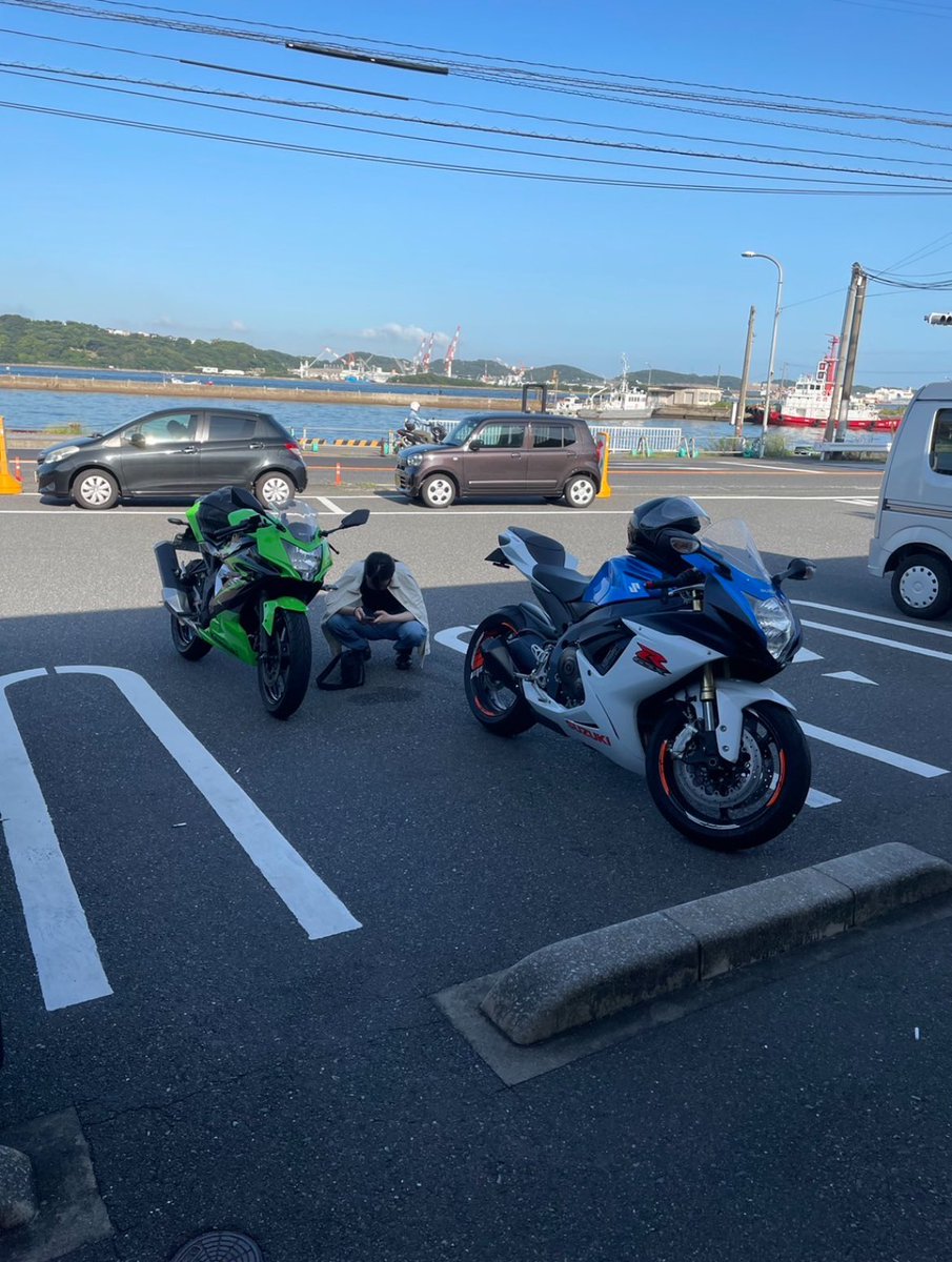 vsJNuiMbCJ52587's tweet image. 先日歳とりました〜

名前　くれあ
性別　🚺
年齢　21
住み　福岡
車種　Ninja250sl
一言　兄妹でバイク乗ってます🏍
　　　少数1日ツーリングが好きです😍
　　　🔰ですが誘ってください🥹

#バイク女子 #Ninja250sl 
#バイク乗りと繋がりたい
#バイク乗りとして軽く自己紹介