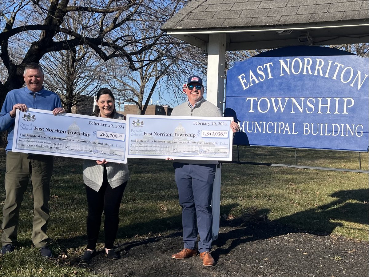 .@SenCappelletti & I met with @eastnorritontwp officials to celebrate state funding for water system improvements: $1.3M for storm water improvements on Sardaro Lane & $266,709 to retrofit a storm water basin on Pierce Rd. I’m grateful for the state infrastructure investments!