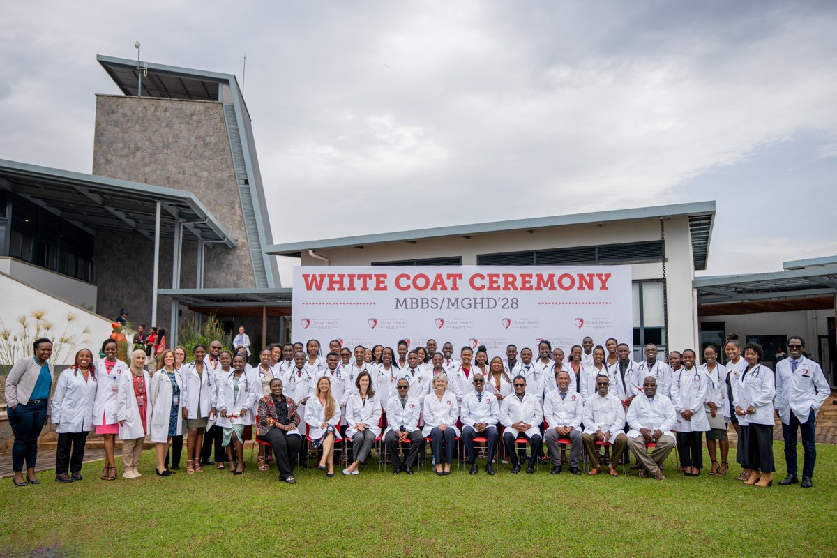 ughe_org's tweet image. In the words of our Chancellor, Dr. Jim Yong Kim, #UGHEMedLions MBBS/MGHD'28, "you are prepared for this next big step and we can't wait to cheer you on as you make this important transition to the exciting world of clinical medicine. Congratulations🎉." #UGHEWhiteCoat🥼🩺