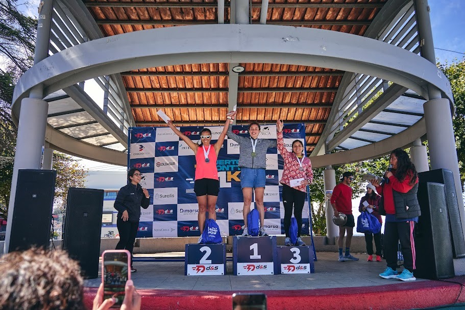 El pasado domingo estuvimos presentes con 3 puntos de hidratación🚰en la segunda edición de la carrera #puertomontt21k en la que 250 deportistas🏃🏃‍♀️🏃‍♂️ compitieron🏆en las calles de #PuertoMontt
👏💪