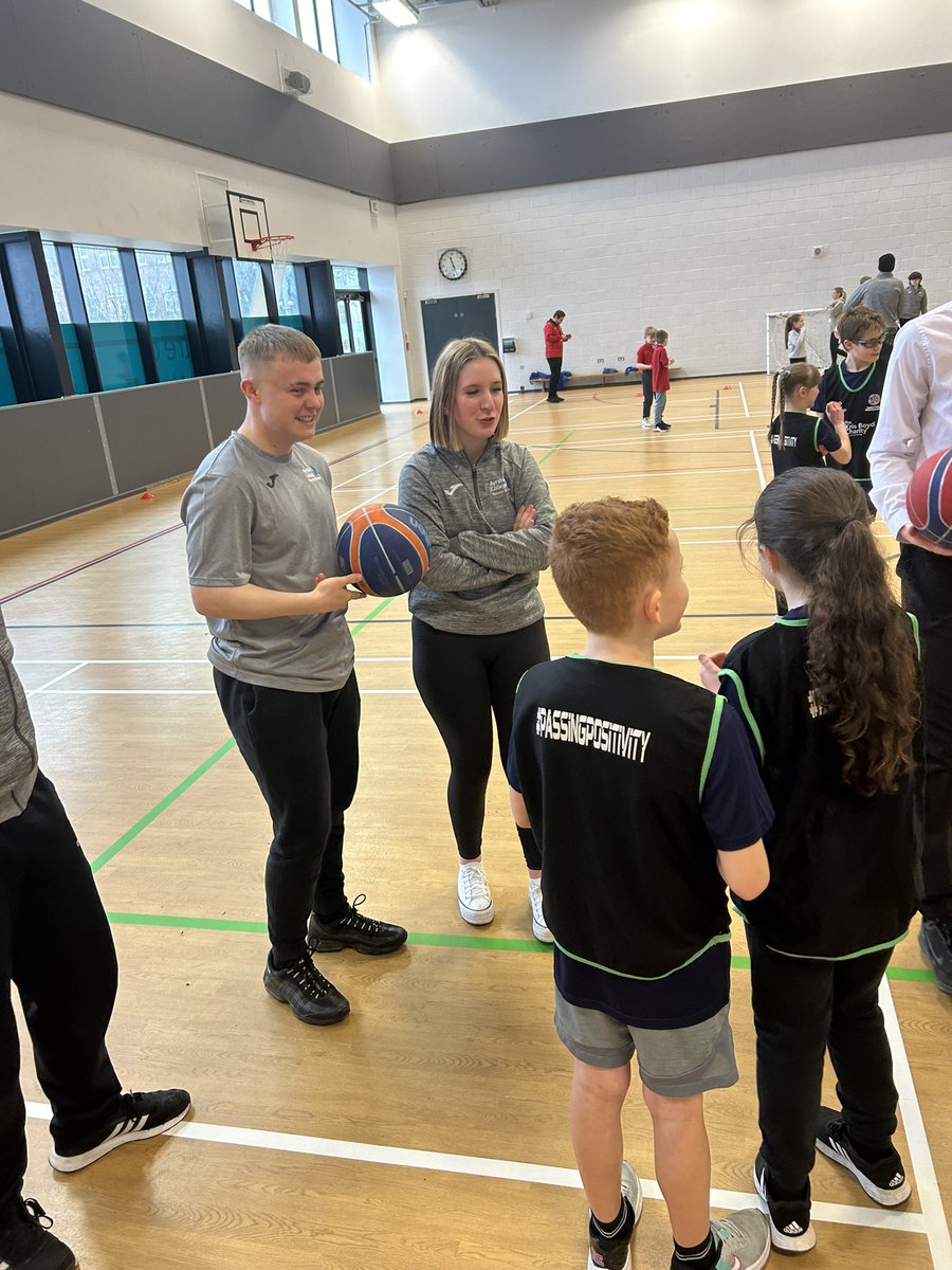 A great opportunity for our level 5 sport & fitness students to help coach & officiate at today’s primary school basketball event. Thanks to the HNC group for organising 👏🏻🏀 Here is Aiden & Iona giving good feedback from the matches. @MctJohn @DavidDougan @ActiveSchoolsEA