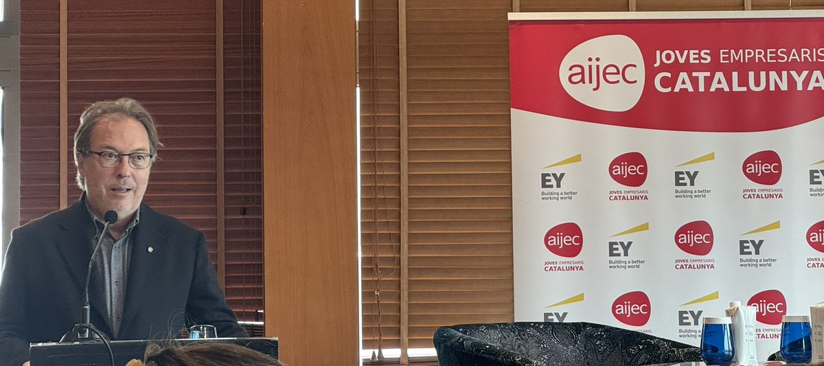 Dinant amb <a href="/aijec/">AIJEC</a> i escoltant l’experiència vital i professional de Josep Santacreu, President de la Cambra de Comerç de Barcelona