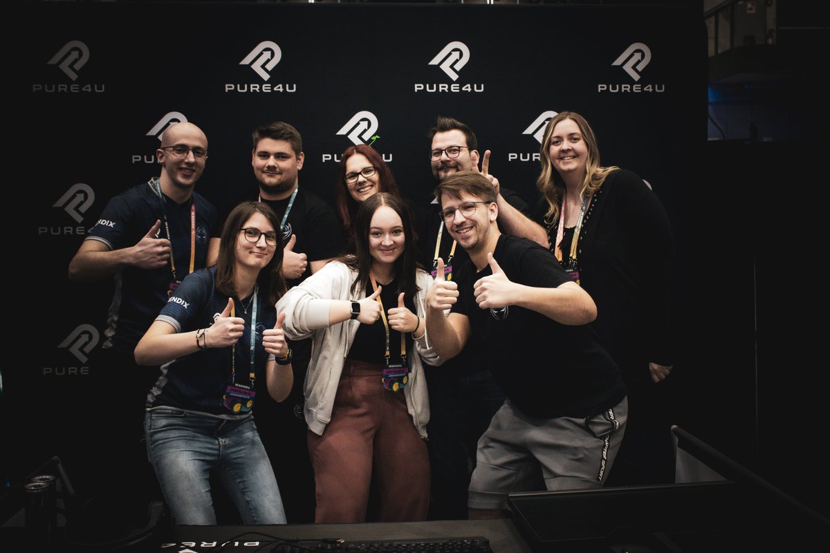 Wir waren am Wochenende auf der <a href="/ggbavariacon/">GG Bavaria</a> ✨
Wir hatten gute Gespräche, neue und alte Gesichter wiedergesehen und eine tolle Zeit gehabt. 

Vielen Dank an alle fürs helfen und dabei sein! ✊

Oben: Max, Sven, Pati, Bene, Franzi
Unten: Steffi, Enna, Moritz

#pure4u #agentur