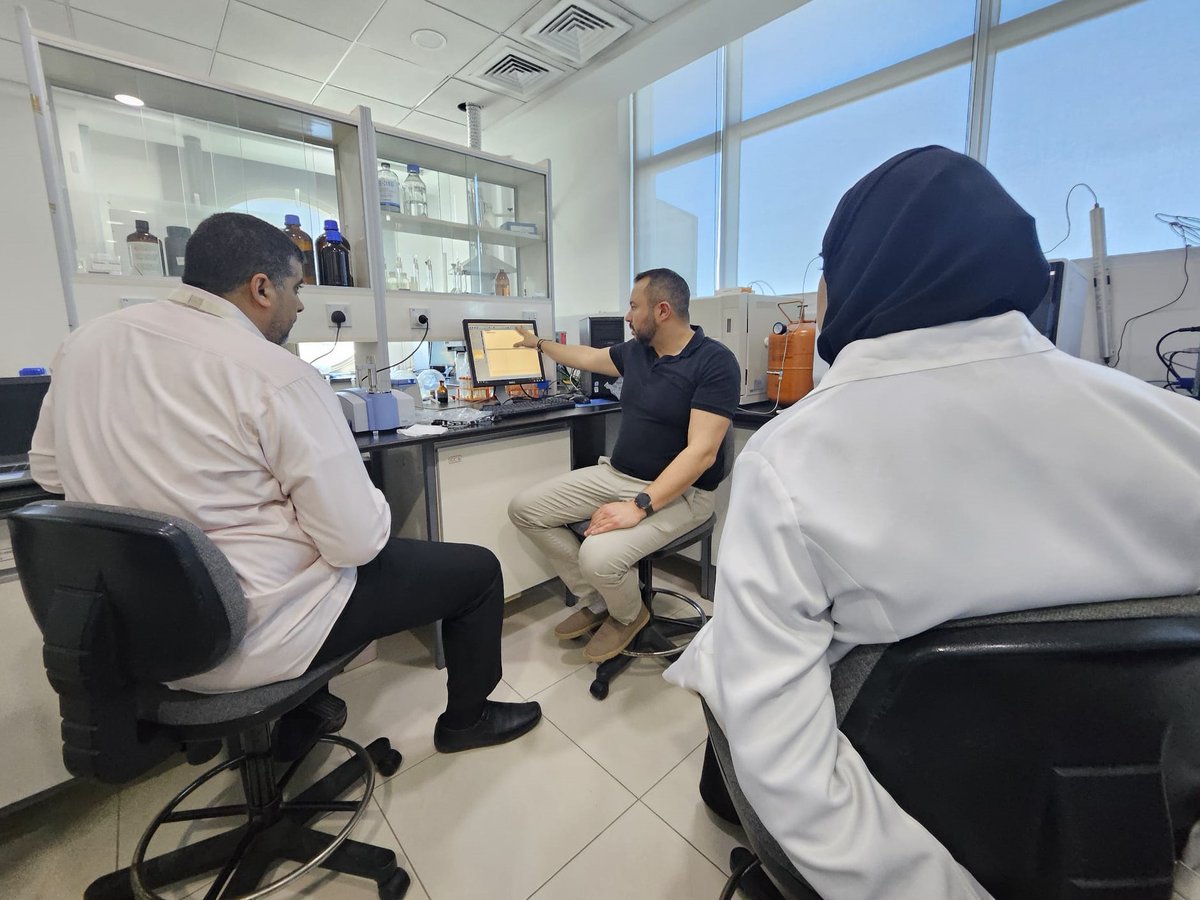 Cefas scientists are in Bahrain this week delivering training to partners in @SCE_BH on the analysis of microplastics in the marine environment. Knowledge exchange will allow for collection of baseline data of #microplastics in Bahrain🌊
Global collaboration on global issues!