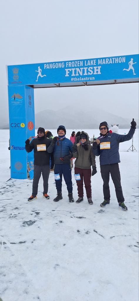 dgafms_mod's tweet photo. On 20 Feb 24, The Frozen Pangong Marathon, the world’s highest frozen lake marathon was organized with help of #IndianArmy at #Ladakh. Apart from providing medical cover, #ArmyMedicalCorps had its team successfully completing the run at minus 30 degrees C and altitude of 15000 Ft. The daring team from #AMC comprised of Col H Ravi Ramamurthy, Col AK Yadav, Maj Rahul Goyal, Maj Paras Angarish, Maj Y Gussain, Capt Singdha Suribhi, Nk / Clk Praveen Kumar.
The team displayed the true #Spirit of Service and #Adventure in daunting environs.
#IndianArmy
#AMC
#Adventure
#Proud

@SpokespersonMoD
@adgpi