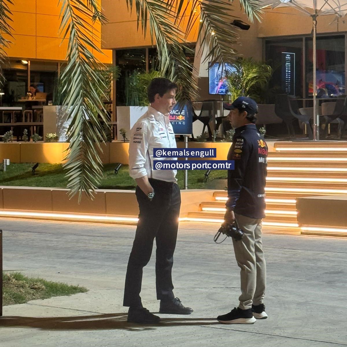 Toto: Checo! ¿Tenes algún compromiso en 2025?...

🤣🤣🤣

#F1 #Formula1 #F1Testing