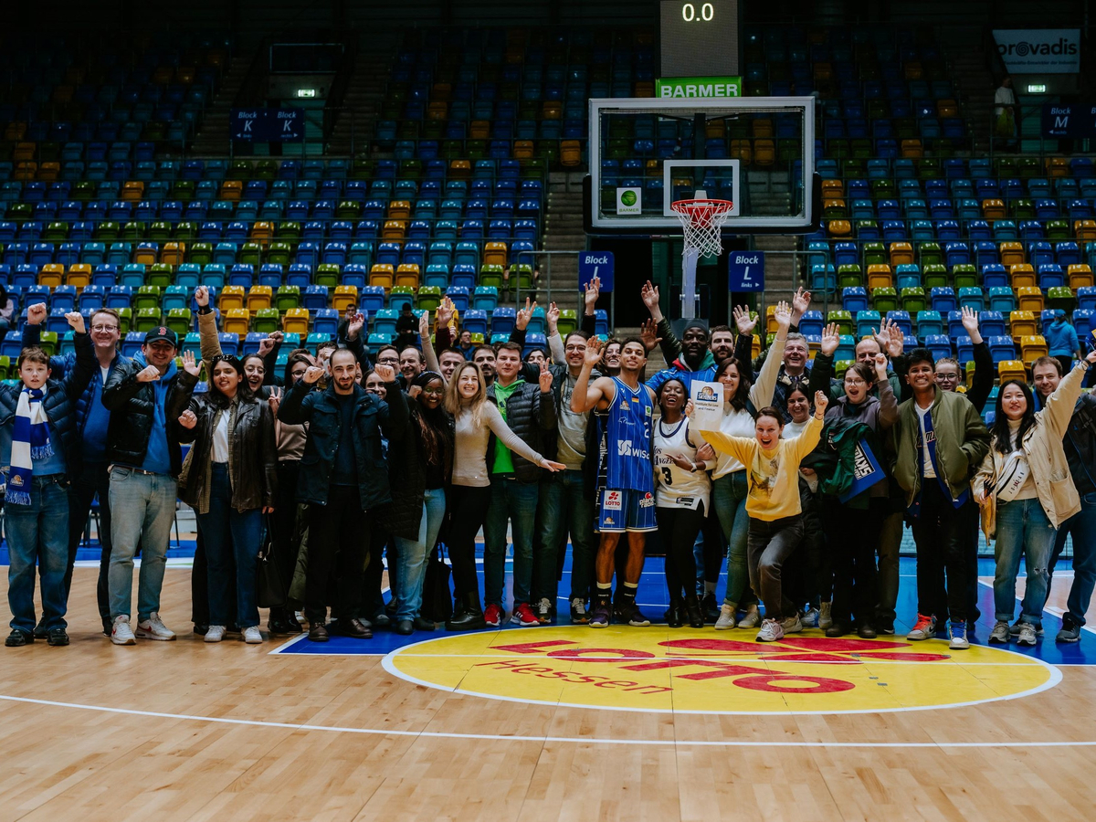 ilf_ffm's tweet photo. ILF Students, Lecturers and Staff at the Basketball Game of Fraport Skyliners on 18 February 2024 https://t.co/K2TbfPfcjN https://t.co/GFhN5xO9ql