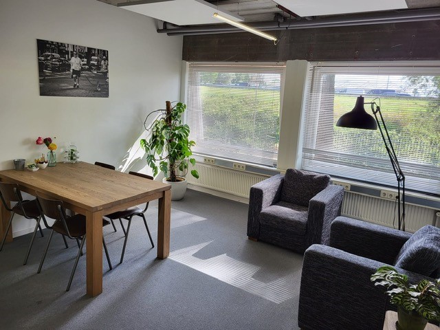 Waarom op jouw eigen kantoor vergaderen als dat ook bij ons kan?! Er is van alles mogelijk dus neem contact met ons op en we denken graag met je mee! info@detelefooncentrale.nl
#vergaderen #workshop #coaching #alkmaar