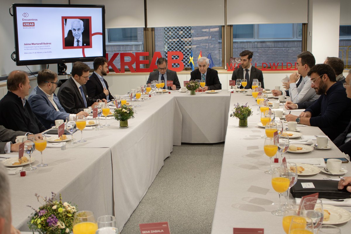 KreabEspana's tweet photo. 🔴 Hoy celebramos un nuevo #EncuentroKreab en nuestras oficinas de Madrid con Jaime Martorell, Comisionado del Gobierno para el @PERTE_chip. En el evento hemos podido conocer las prioridades del Gobierno en torno al #PERTEChip.

Gracias a los asistentes que nos han acompañado. https://t.co/IpL6p74rZt