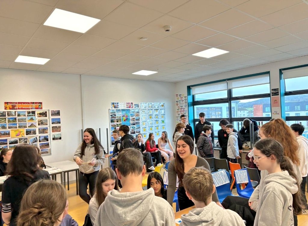 Our talented TY's took the morning out of class to teach the lovely 6th class students from @holy_ns all things MFL this morning 🇫🇷🇪🇸 From learning activities to treasure hunts, the primary school children got a great insight into what their local secondary school is like 🏫