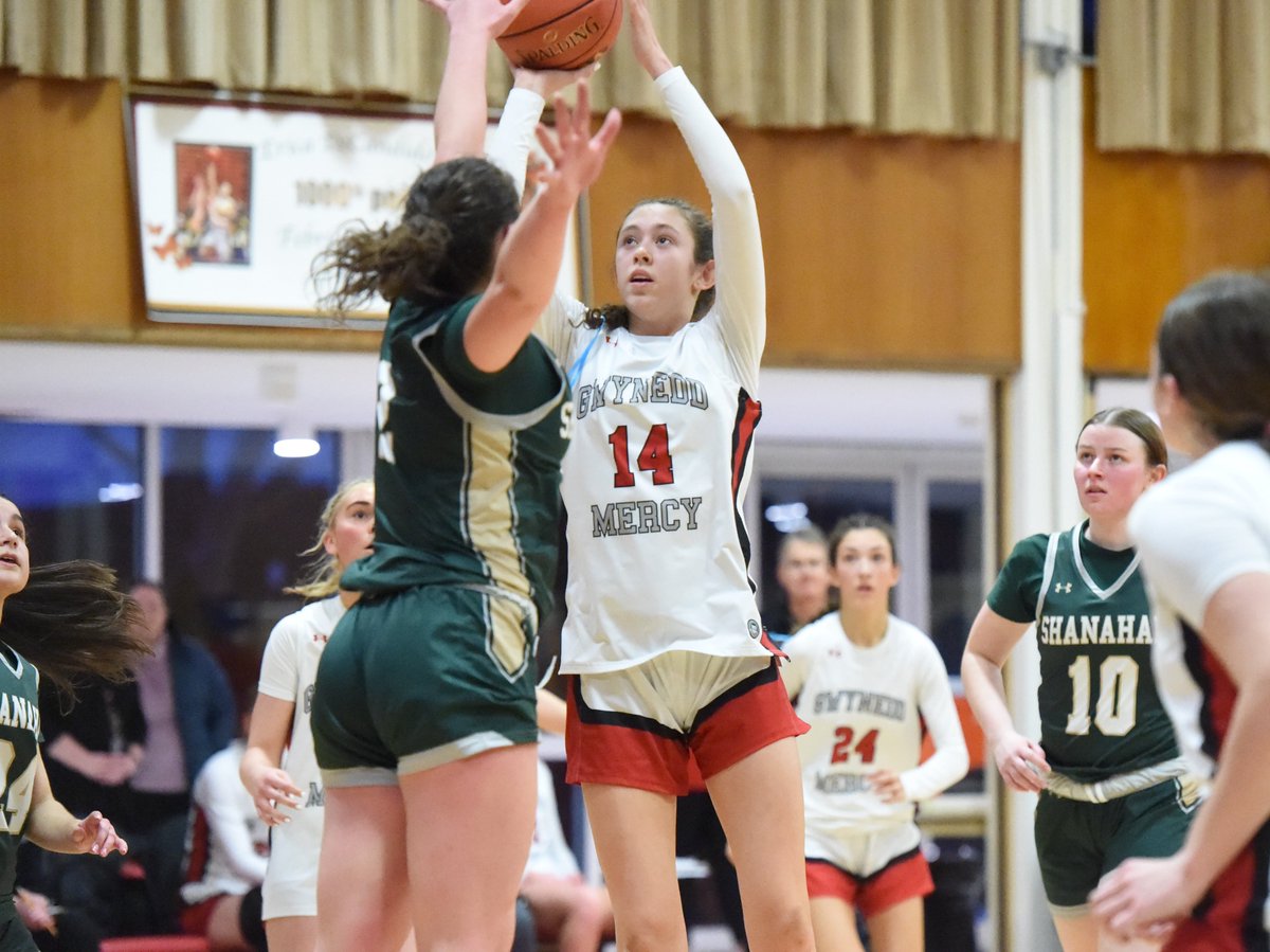 mpcabrey's tweet photo. GIRLS #BASKETBALL: @Bishop_Shanahan holds on to upset top-seeded @gma_basketball, advance to District 1-5A semifinals (By @mpcabrey) https://t.co/BAldhr1zSK https://t.co/1M2bbNpjth