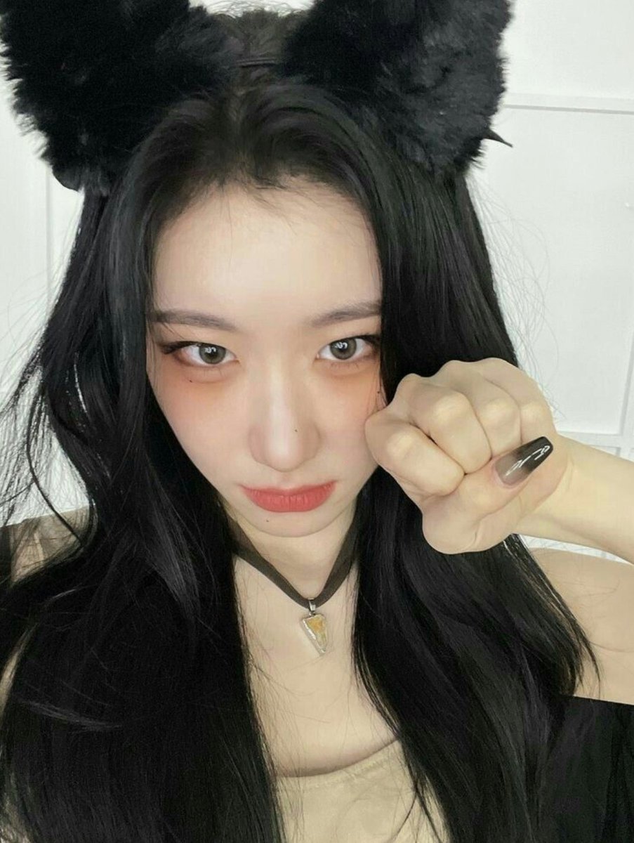 ﾐ (@chaeryeongselca) on Twitter photo 