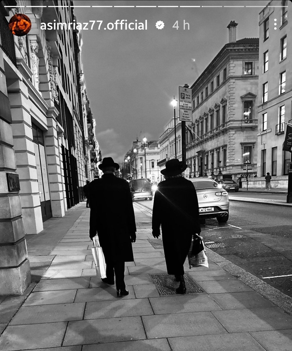 CarpeDiem23A's tweet photo. Yes @imrealasim we love pictures which are you taking while traveling London,keep posting them📸

#AsimRiaz #AsimSquad https://t.co/H1uTc80PDy