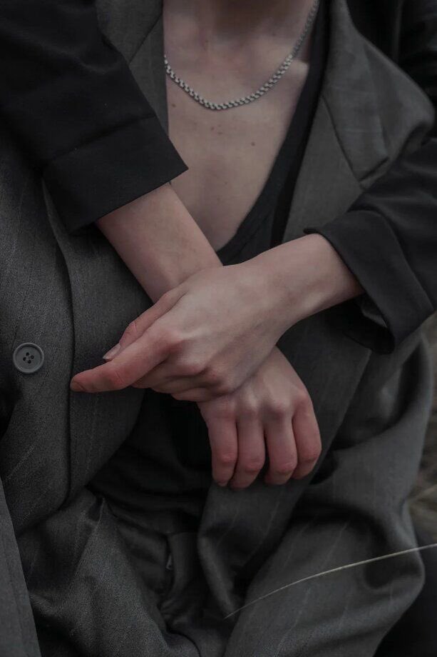 —— Oh to have someone possessive guard over you. Someone who makes sure nobody flirts with you, looks at you or even thinks about you a certain way. Someone who makes clear you’re theirs and theirs only and makes it everybody’s problem.