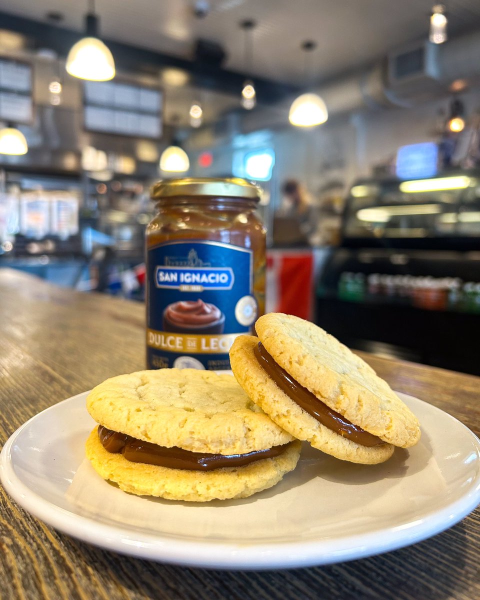 We have alfajores! Authentic Argentinian dulce de leche sandwiched between 2 housemade sugar cookies! 😍
#alfajores #dulcedeleche