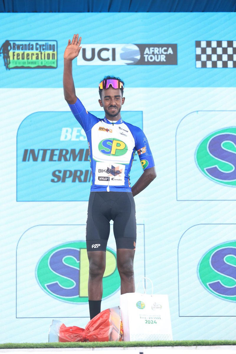 tour_du_Rwanda's tweet photo. #TdRwanda2024 Stage 4
Podium Photos & Results
Sprints classification leader sponsored by @SPRwanda
🥇 Yoel Habtaeb ( @bikeaid) 18pts
🥈 Munyaneza Didier ( #Rwanda) 14pts
🥉Nsengiyumva Shemu ( May Stars) 12pts
#SPStations #SPRwanda https://t.co/I8rgefubCt