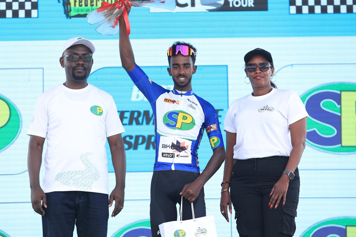 tour_du_Rwanda's tweet photo. #TdRwanda2024 Stage 4
Podium Photos & Results
Sprints classification leader sponsored by @SPRwanda
🥇 Yoel Habtaeb ( @bikeaid) 18pts
🥈 Munyaneza Didier ( #Rwanda) 14pts
🥉Nsengiyumva Shemu ( May Stars) 12pts
#SPStations #SPRwanda https://t.co/I8rgefubCt