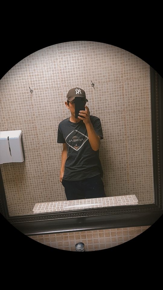 AnthonyDaniel_5's tweet photo. We're cool for the summer https://t.co/0m3OSDZeBS