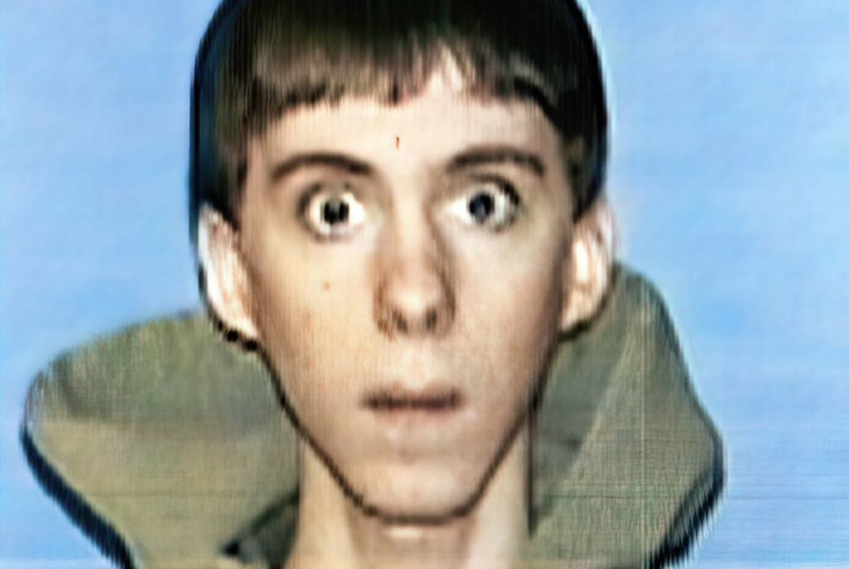 CestTerrifiant's tweet photo. Le school shooter de Sandy Hook, Adam Lanza, a tué sa propre mère, 20 enfants d’école primaire et 6 membres du personnel éducatif le 14 décembre 2012. https://t.co/yFCc5HnfZu
