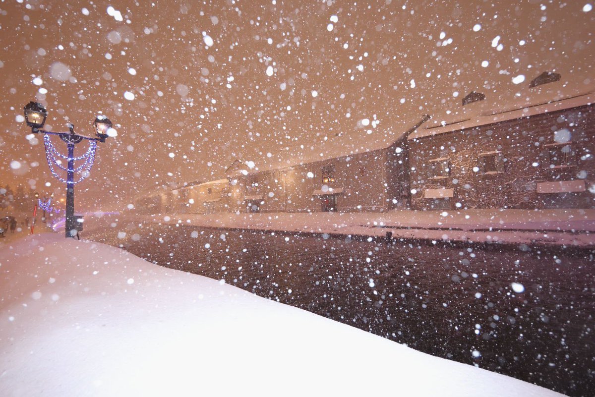 ka2ven10dec08ch's tweet photo. 雪の降る寒い日でした。

#otarucanal101th
#大雪 
#小樽運河
#otarucanal
#otaru
#小樽 https://t.co/G5bRGGEoTZ
