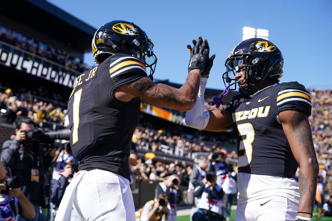 Just talk to @coachbrianearly blessed to say I’ve received an Offer from @MizzouFootball !! @therealraygates @Coachi_21 @CoachEReinhart @nchsrecruiting @MizzouRecruitin @MikeRoach247 @samspiegs