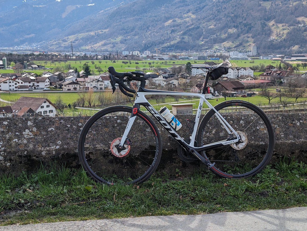 Do you feel the spring? An hour on the road bike and I know I still have no strength in my legs 🤪