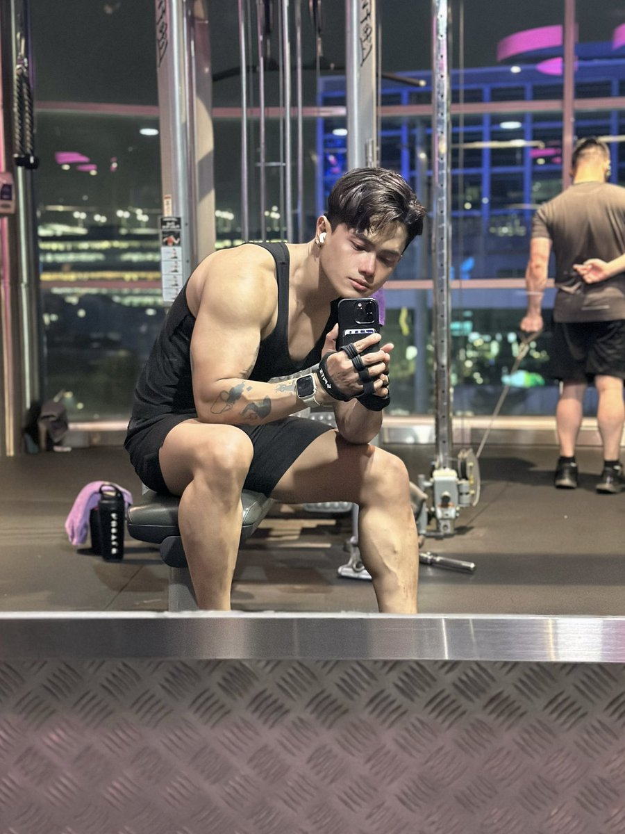 itsryanmoe's tweet image. Oh hi…