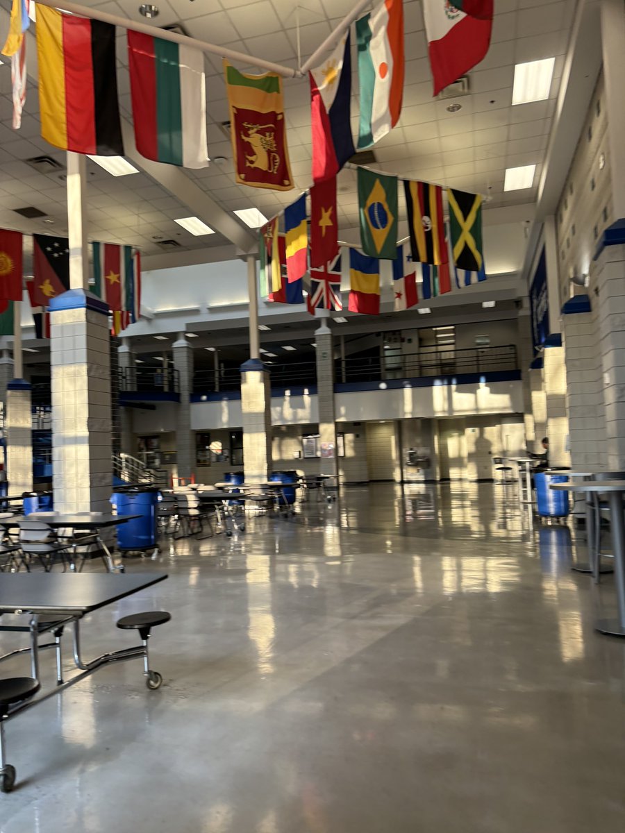 CaitlinB_Taylor's tweet image. A beautiful #WorthingtonWedneaday at @WKHSWolves 🐺💙 my favorite days of the week are when I get my Brewing Independence tea! #ForTheWolves
