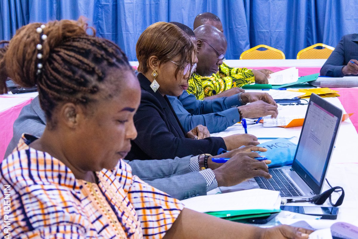 ArmpBenin's tweet photo. Cette 2ème session de formation qui prendra fin le vendredi 23 février prochain, est organisée au profit des #PRMP et les Chefs des #CCMP des Ministères, Institutions d'État et Préfectures. #Wasexo #ArmpBenin #CommandePubliqueBenin #MarchePublicBenin https://t.co/CjysEtZjbP
