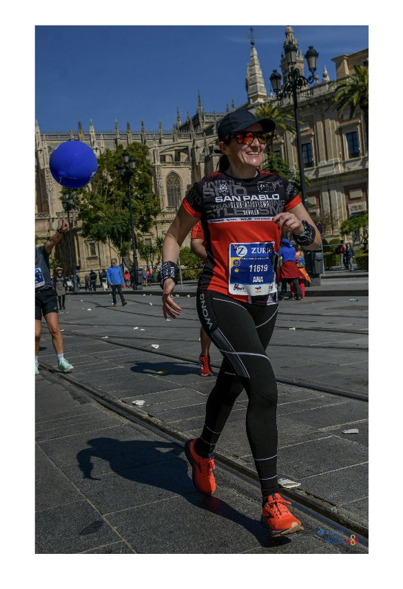 AnaBLpezLpez's tweet photo. 4:28:54 de felicidad absoluta #sevillamarathon https://t.co/v2IBF9TJuP