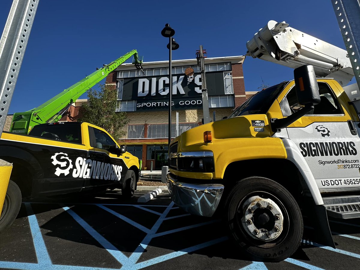 Nearly 50 feet wide and 15,000 pounds almost snapped into place. 

Thank you Dick’s Sporting Goods for trusting Signworks with your brand!

What can we create for YOYU?
SignworksThinks.com.