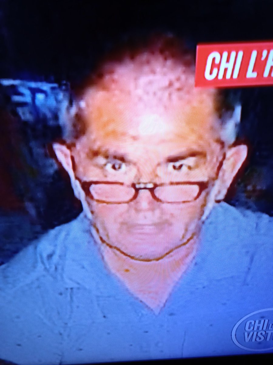faustacu's tweet photo. #chilhavisto io sono il fratello che me fasevo dar gli sgei dalla sorella e or son incassato che le s'è morta. https://t.co/TLLHuwmlp3