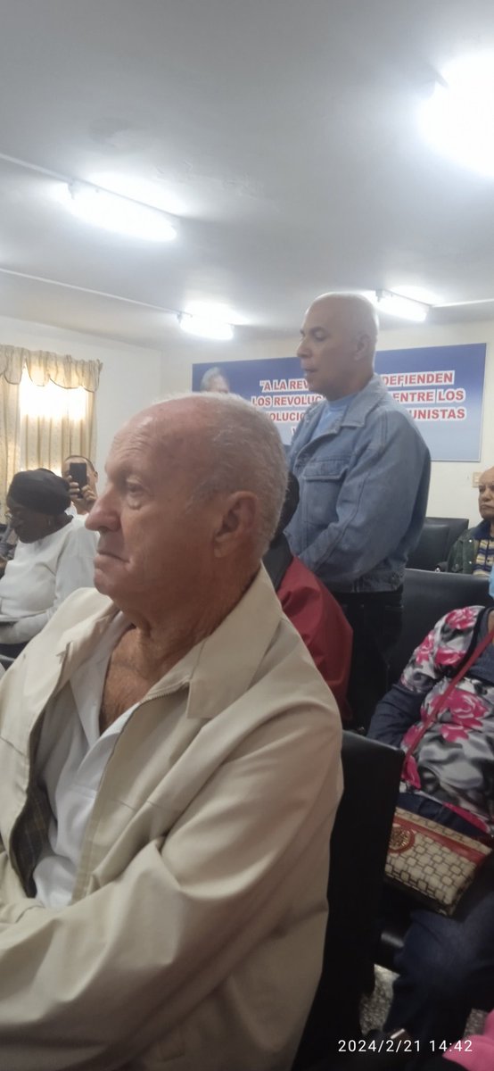 ZuselTorres3's tweet photo. Una oportunidad de contar con la presencia del Coordinador Nacional de los #CDR, Gerardo Nordelo en el comité de los CDR de San José para debatir qué más podemos hacer en eliminar distorsiones desde el barrio. https://t.co/sSy8NZ84bK
