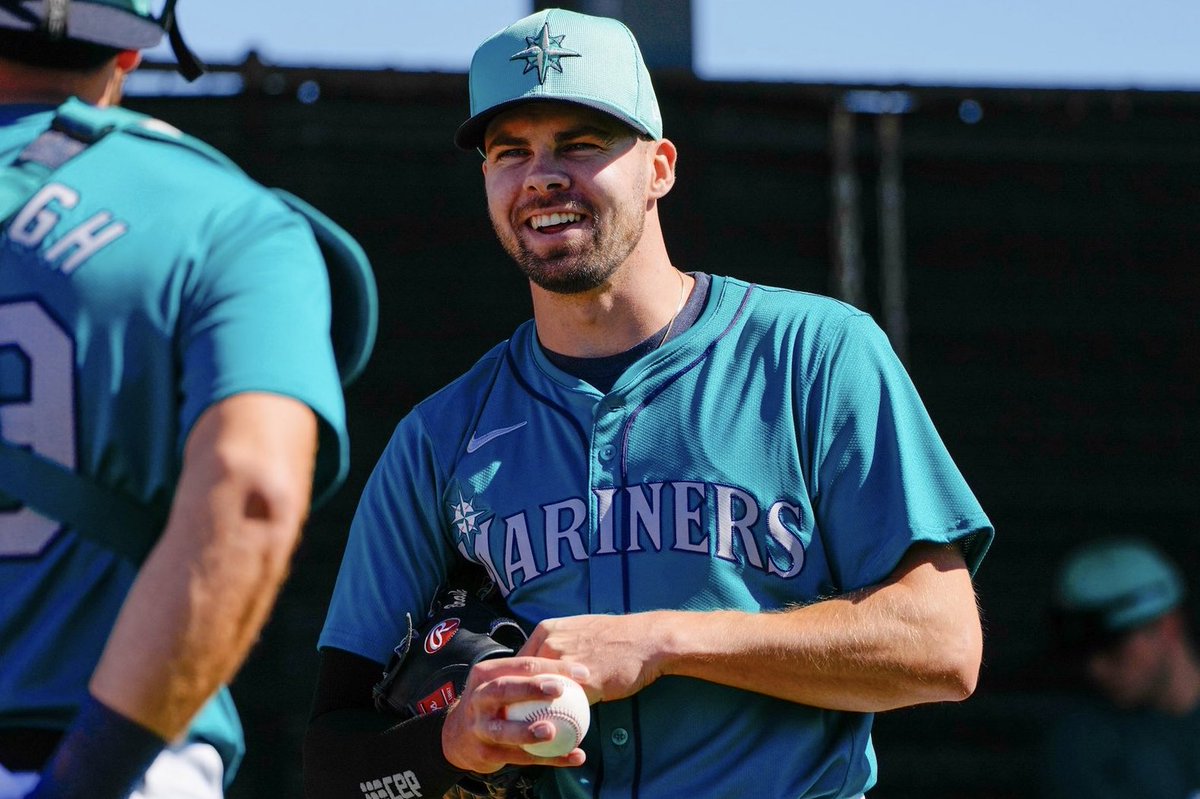 himariners's tweet photo. @MarinersJerseys Will you be tracking these new abomination of jerseys again this year? And where’s the Mariners sleeve patch? #JustFixIt https://t.co/rJLL3G3Bju