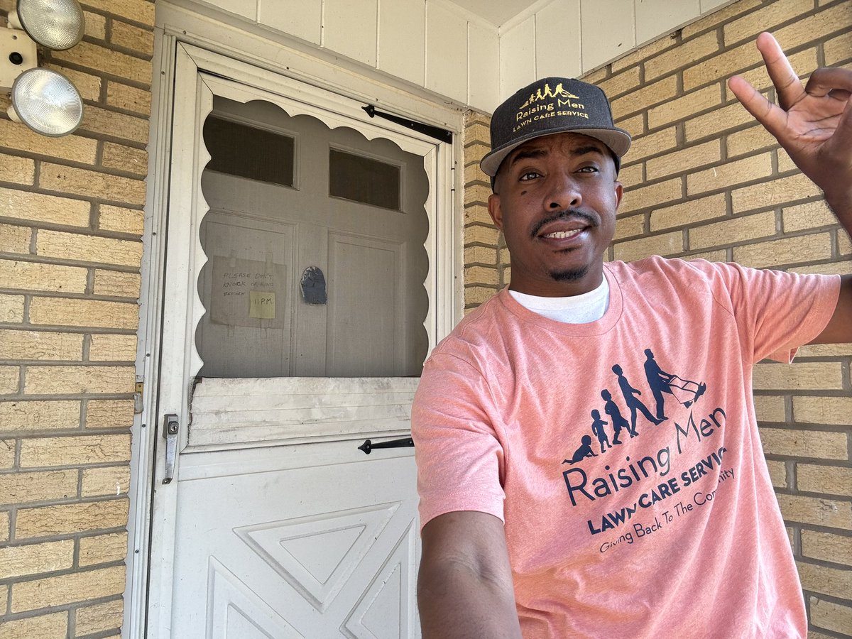 iamrodneysmith's tweet photo. This afternoon I had the pleasure of cleaning up Ms. Lufkins lawn .  She was inside resting on this beautiful Wednesday . Making a difference one lawn at a time . https://t.co/sZ13UXLzFh