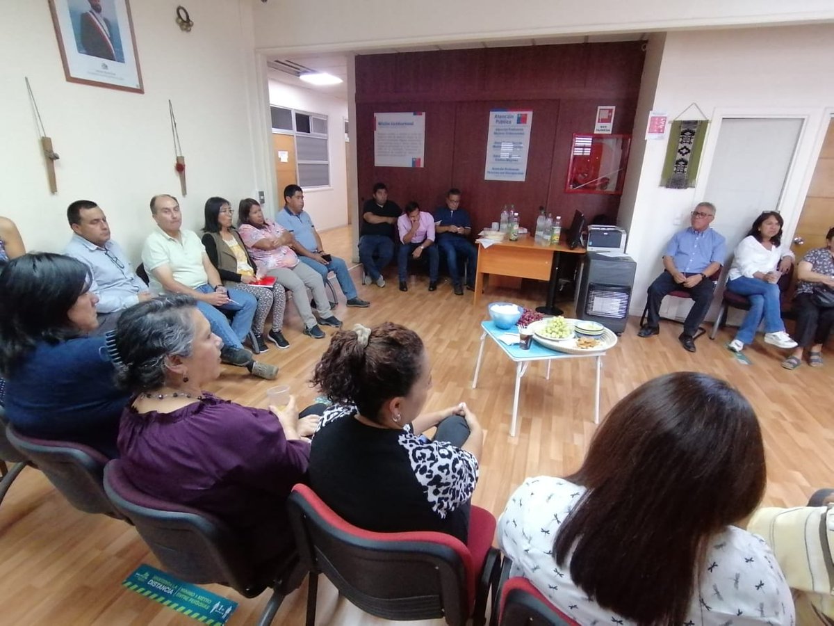 📍En #Temuco | La Subdirectora Nacional Sur de #CONADI, Carmen Gloria Oñate, junto a funcionarios y funcionarias de la institución, participaron de un conversatorio en conmemoración del Día Internacional de la #LenguaMaterna #DILM2024 #IDIL #GLAD24 #UNESCO 🙌🏼