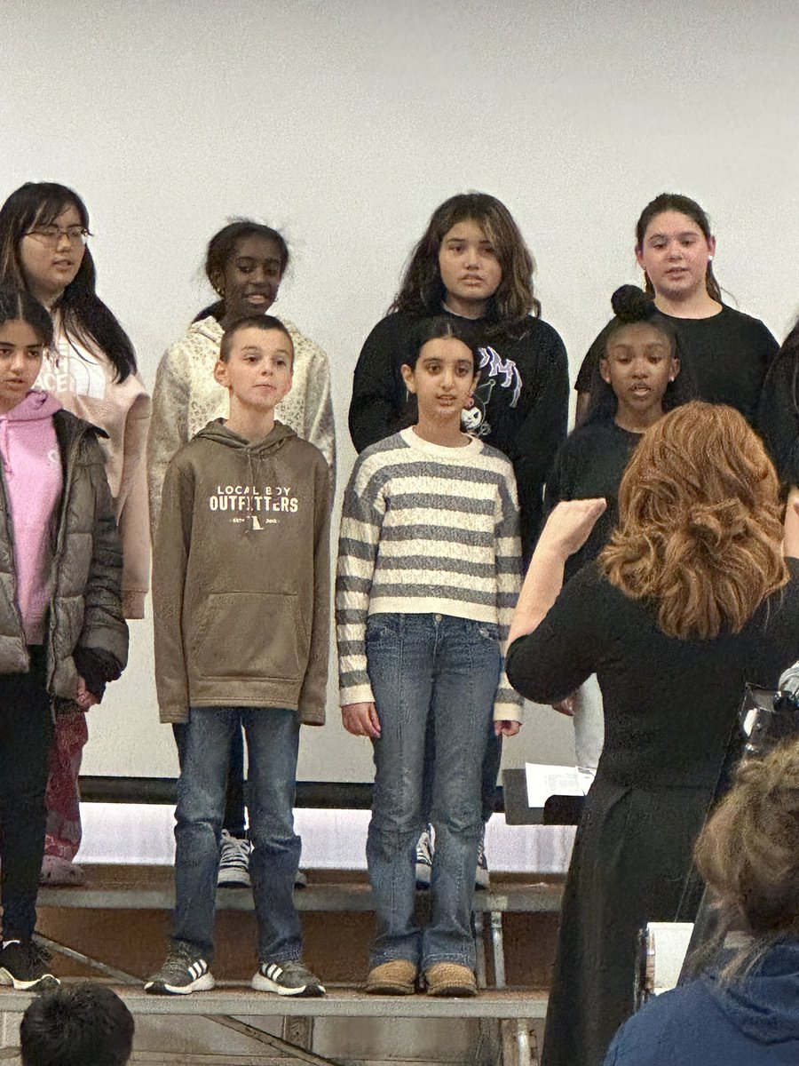 Julie Wines tweet media