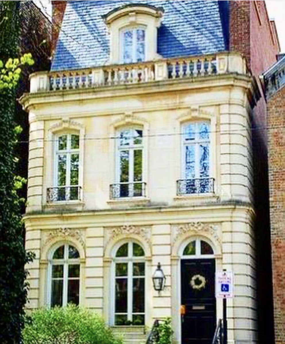 This 19th c. limestone maisonette is my fav townhouse in Gotham!  #interiordesign #architecturaldigest #interiorstyle #interiordecorating #interiorsrchitecture #interiordetails #decor #design #architecture #homedesign #inspiration #IGinteriors