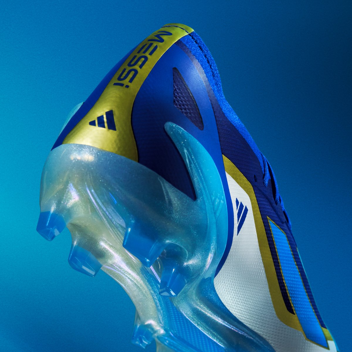 ProSoccerDotCom's tweet photo. ⚡💙Messi Spark Gen10s has dropped and you can get your hands on it at https://t.co/kk47hN1ECz https://t.co/5H8deRXa1D