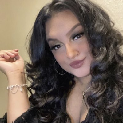 LesBless_'s tweet photo. #NewProfilePic https://t.co/OpWrjuoID6