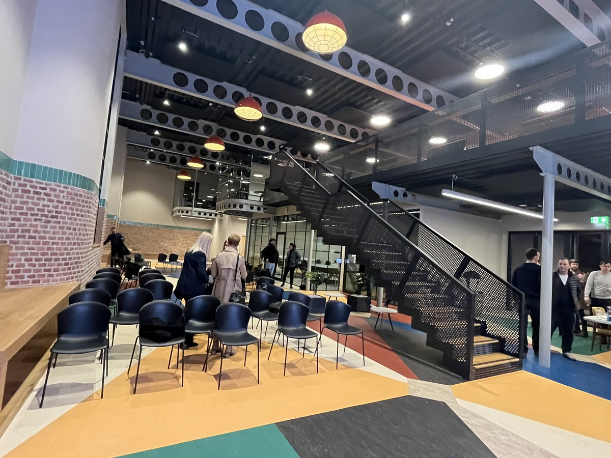 Really cool space in the heart of Limerick City hosting events space, hub spots, meeting rooms, coffee and more <a href="/innovatelmk/">Innovate Limerick</a> 💚

Thanks to Denis for the tour! 

#innovatelimerick #limerickedge