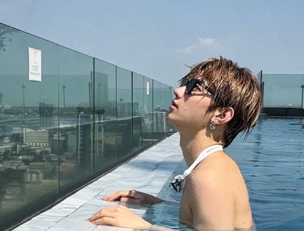 zerohypen's tweet photo. going crazy rn none of u understand https://t.co/qKrJ2InhEs