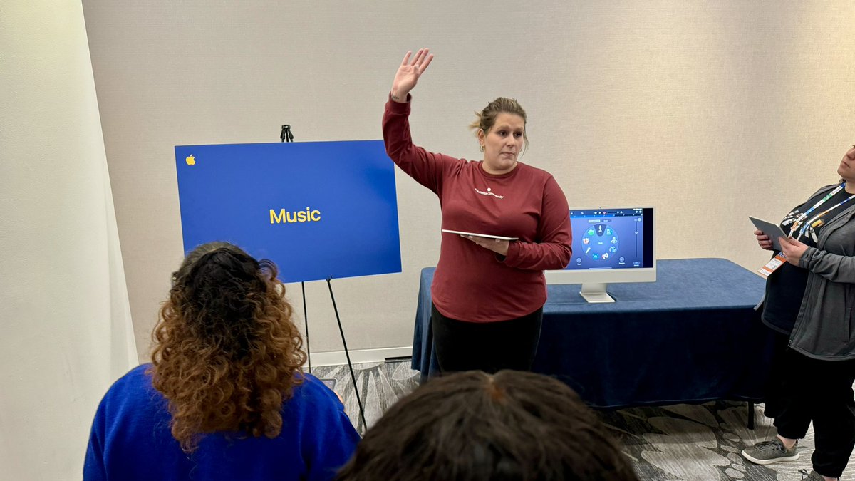 mattjfullertech's tweet image. Apple Education Playgrounds at #IDEAcon24 with #AppleDistinguishedEducators and participants learning Music, Video, Drawing, and Photography.