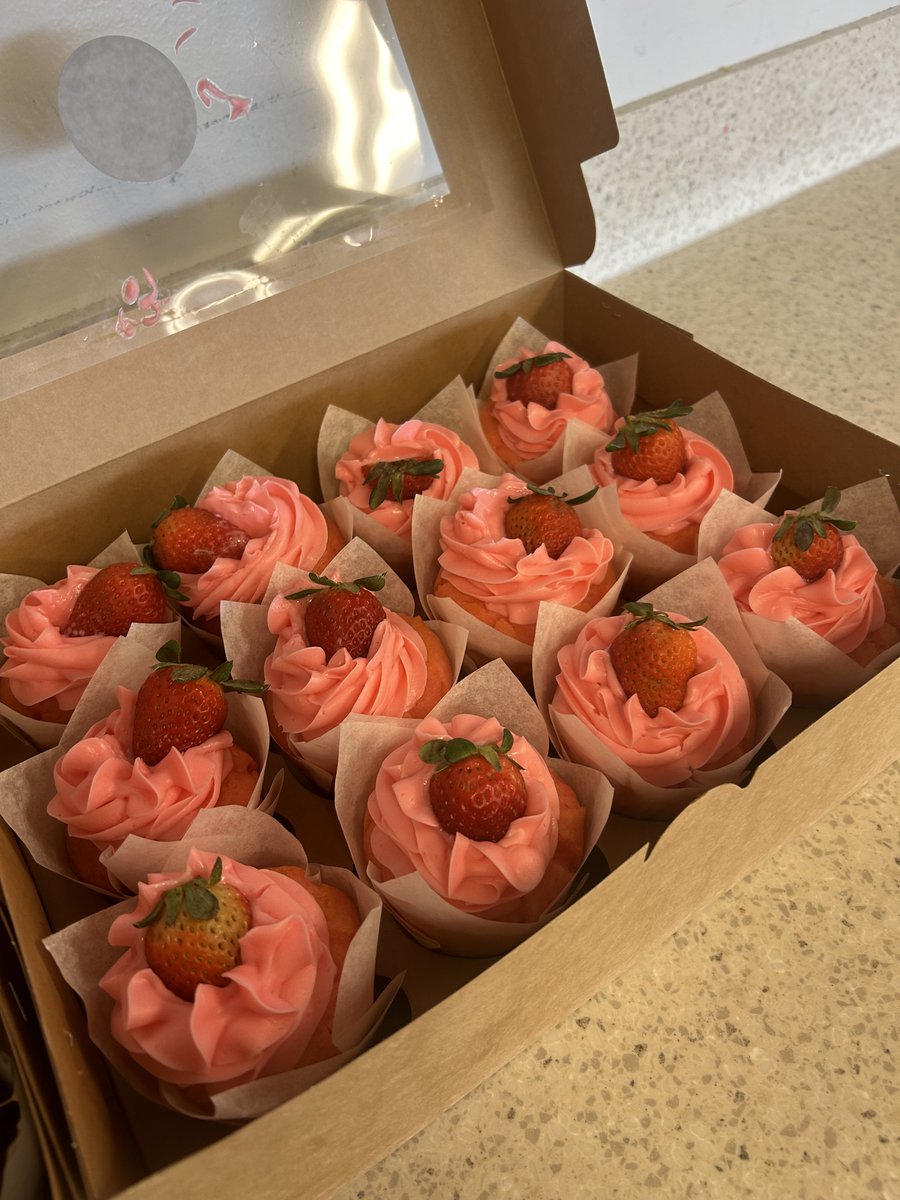 Savor the sweet legacy of Chellie’s Shugga Shack, a family-owned and operated gem delivering southern-inspired desserts worldwide. 

The Innovation Refunds office couldn't resist – they were an instant office hit! shuggashackdsm.com

#BlackHistoryMonth #SouthernTreats